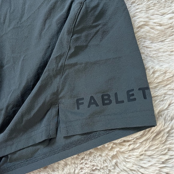 Fabletics The One Short - Picture 2 of 2